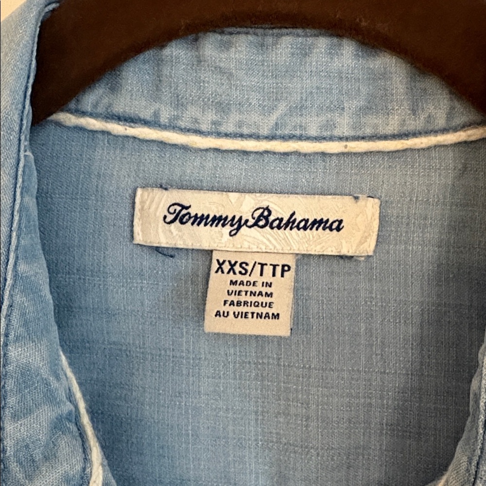 Tommy Bahama Light Blue Chambray Tencel Button Down Shirt XXS $118 - Picture 2 of 6